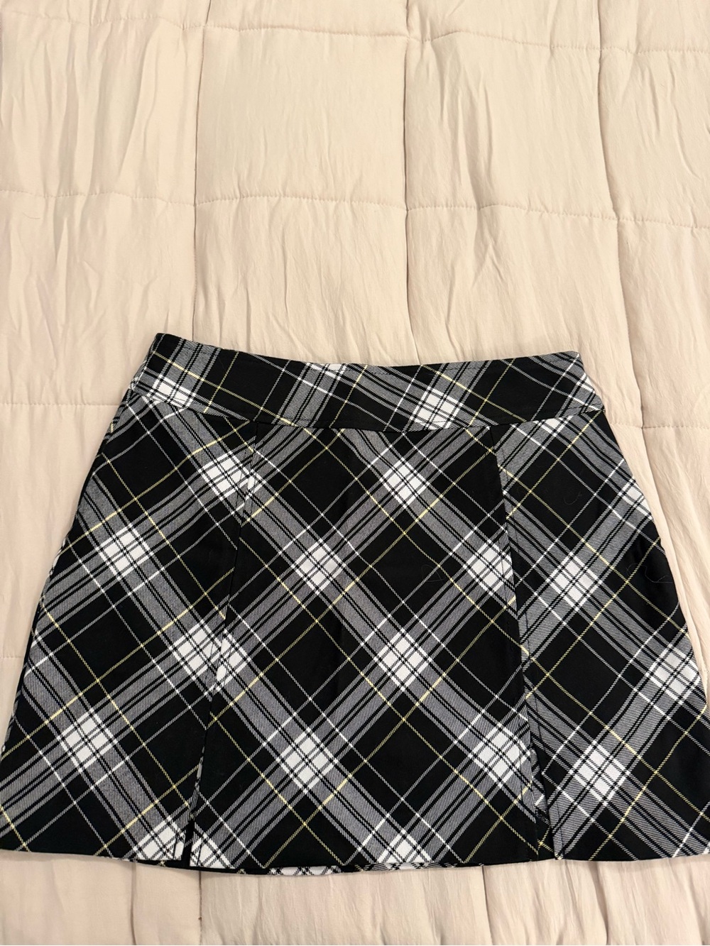 Black Plaid Mini Skirt - Classic Schoolgirl Style